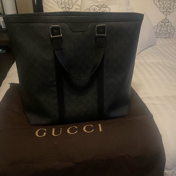 Gucci Handbags - Gucci tote